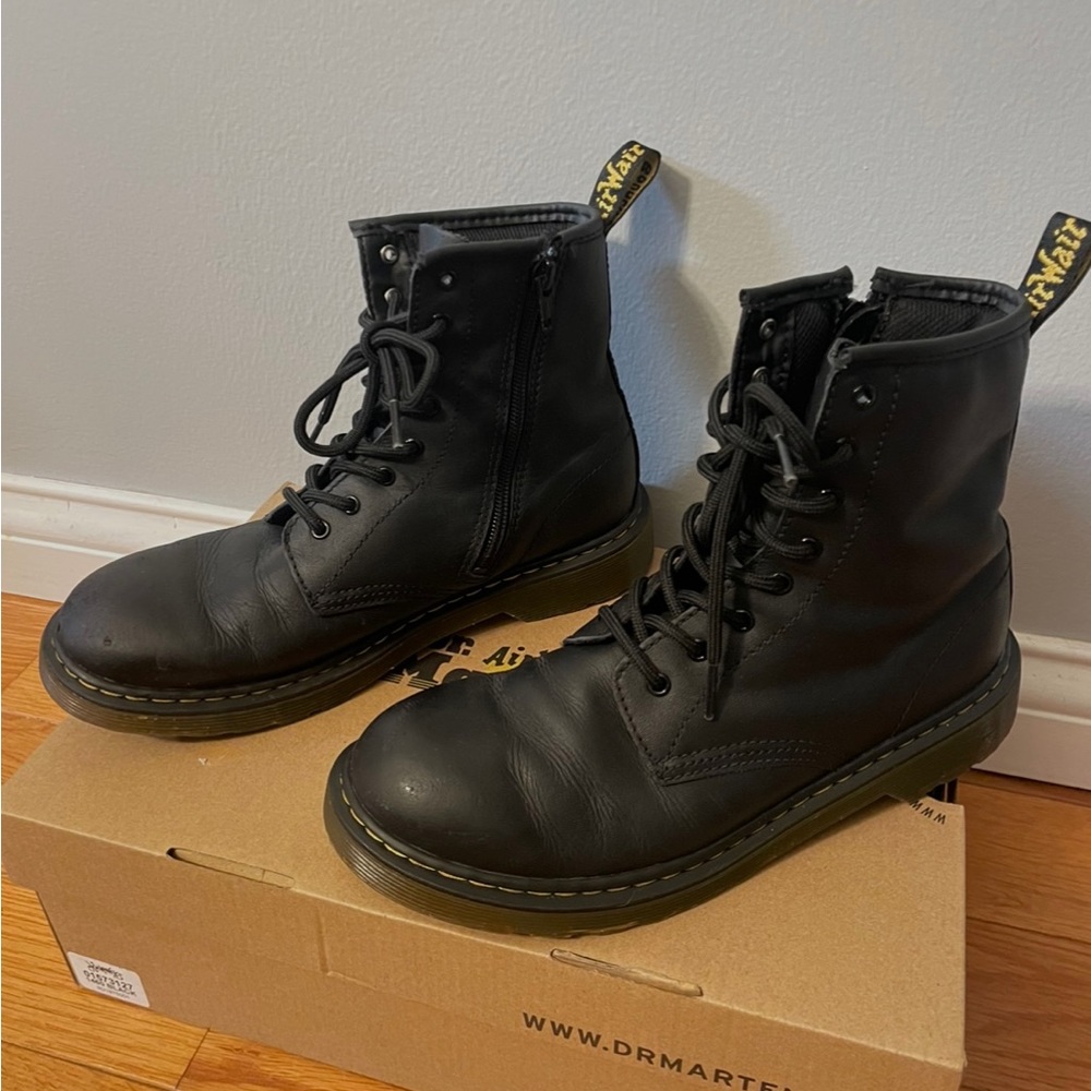 Women’s Dr.Martens size 7